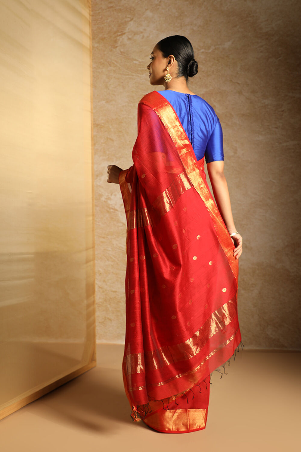 Red Pure Silk Cotton Woven Maheshwari Saree image number null