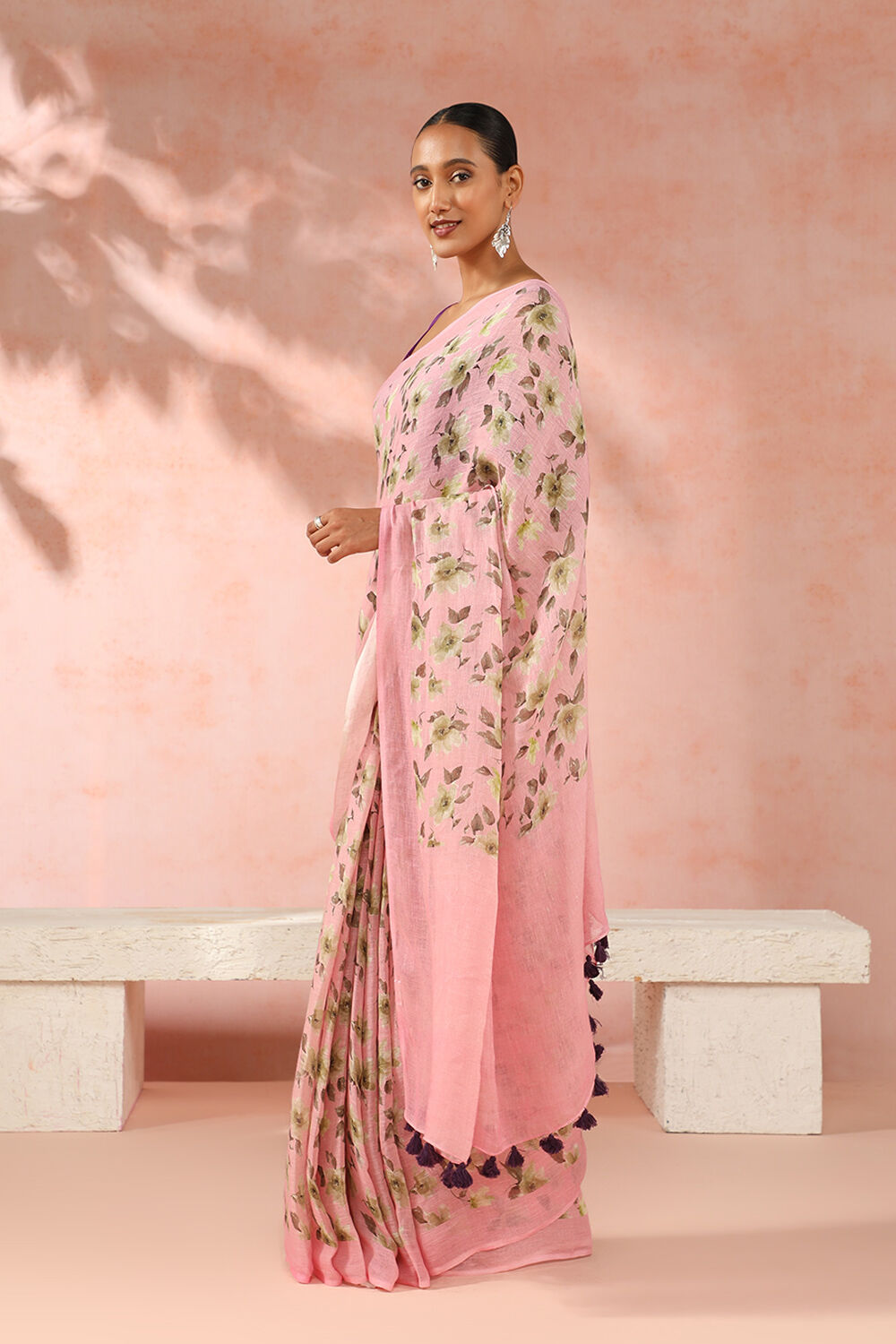 Pink Contemporary Pure Linen Digital Printed Saree image number null