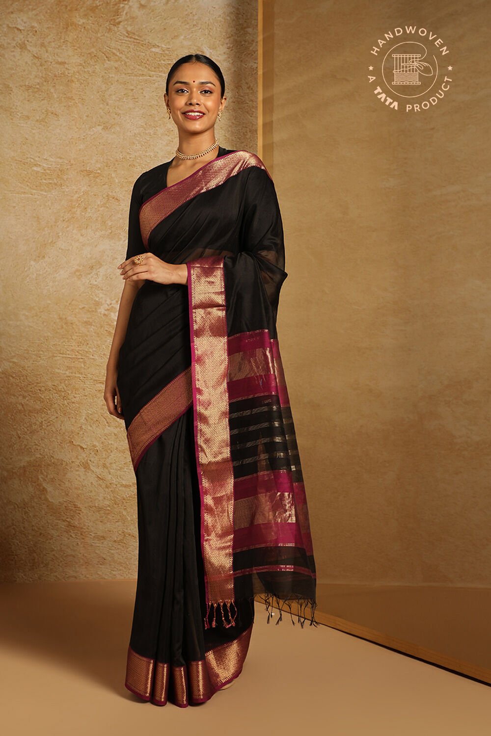 Black Pure Silk Cotton Woven Maheshwari Saree image number null