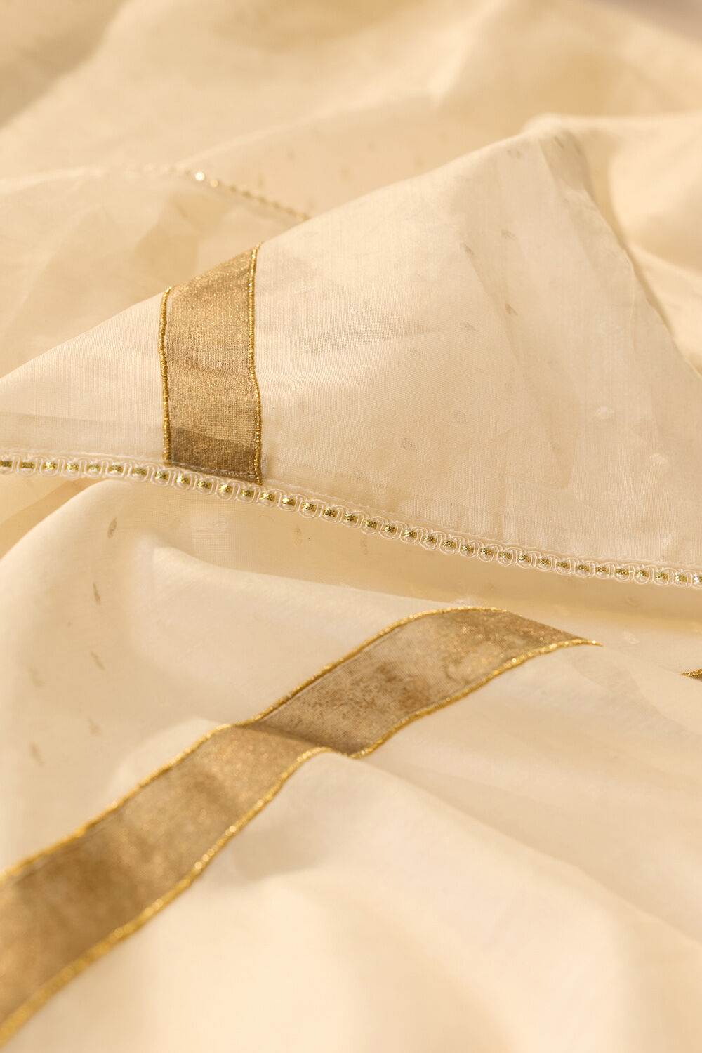 Off White Murshidabad Pure Silk Cotton Printed Embroidered Saree image number null