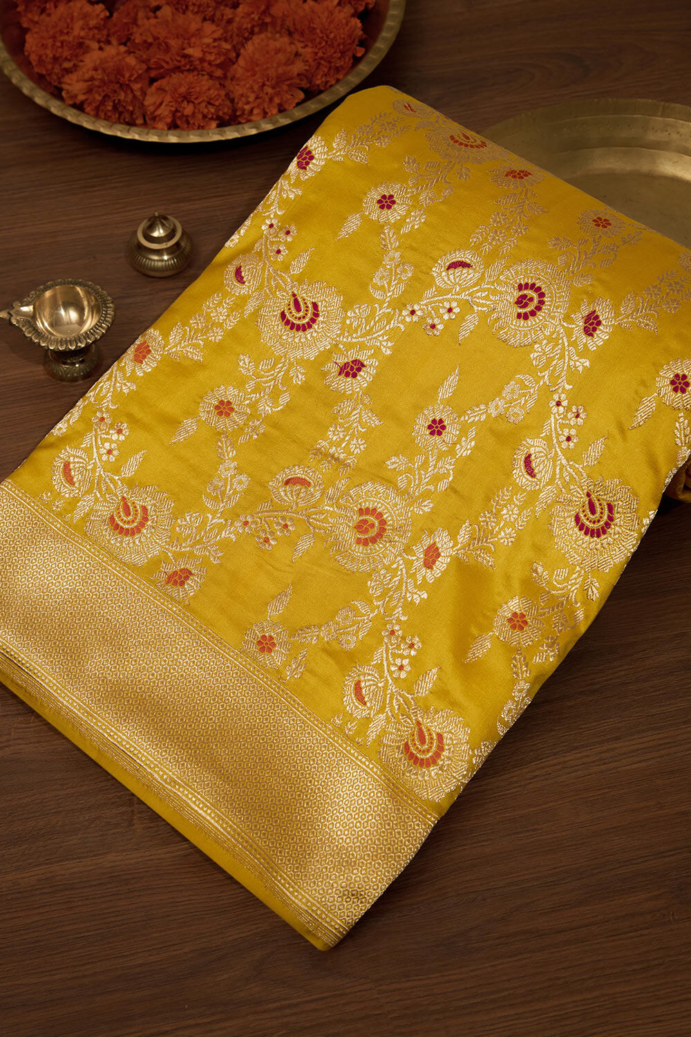 Yellow Pure Silk Kadwa Banarasi Saree image number null