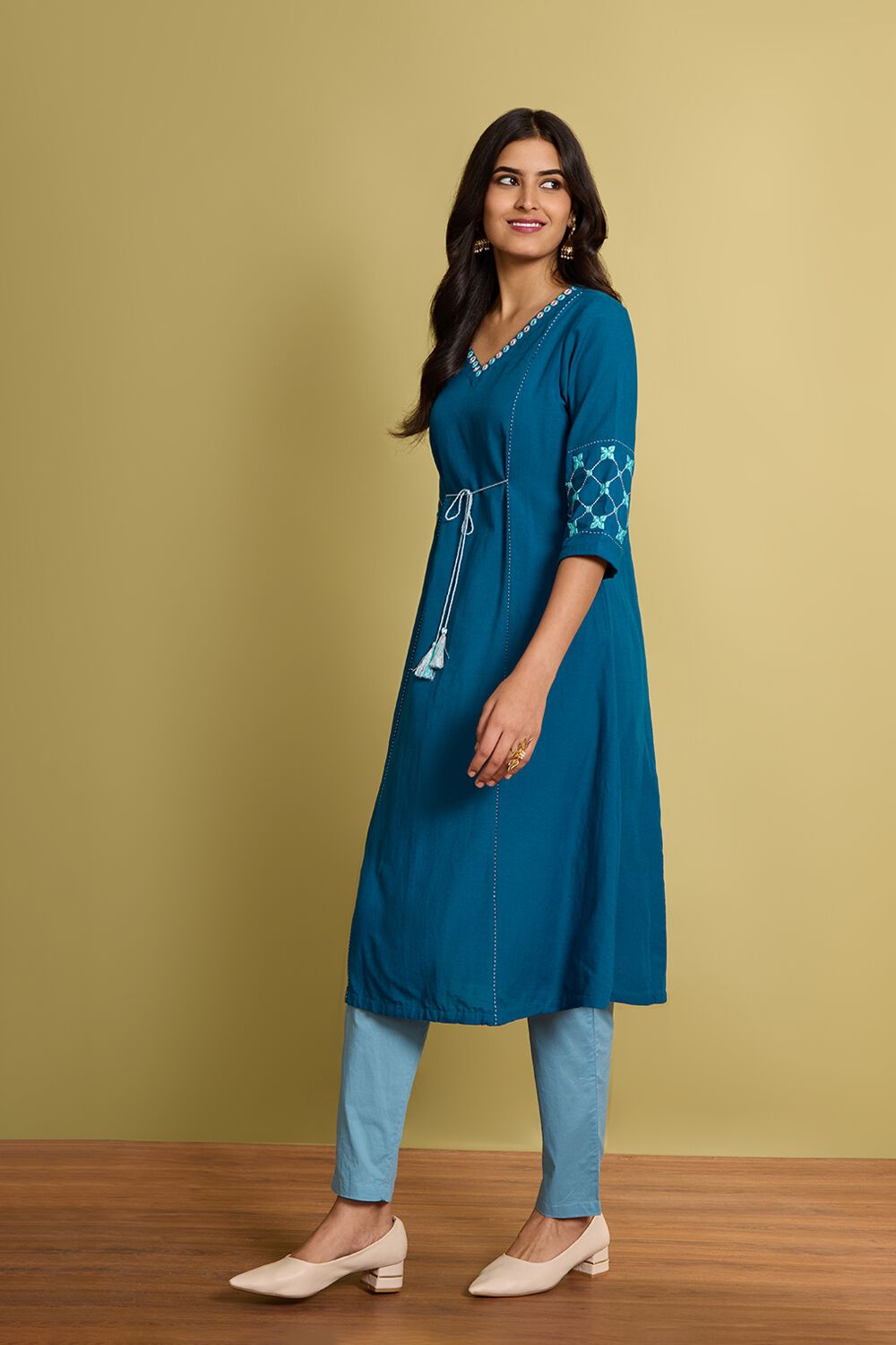 Blue Viscose Cotton Embroidered Kurta image number null