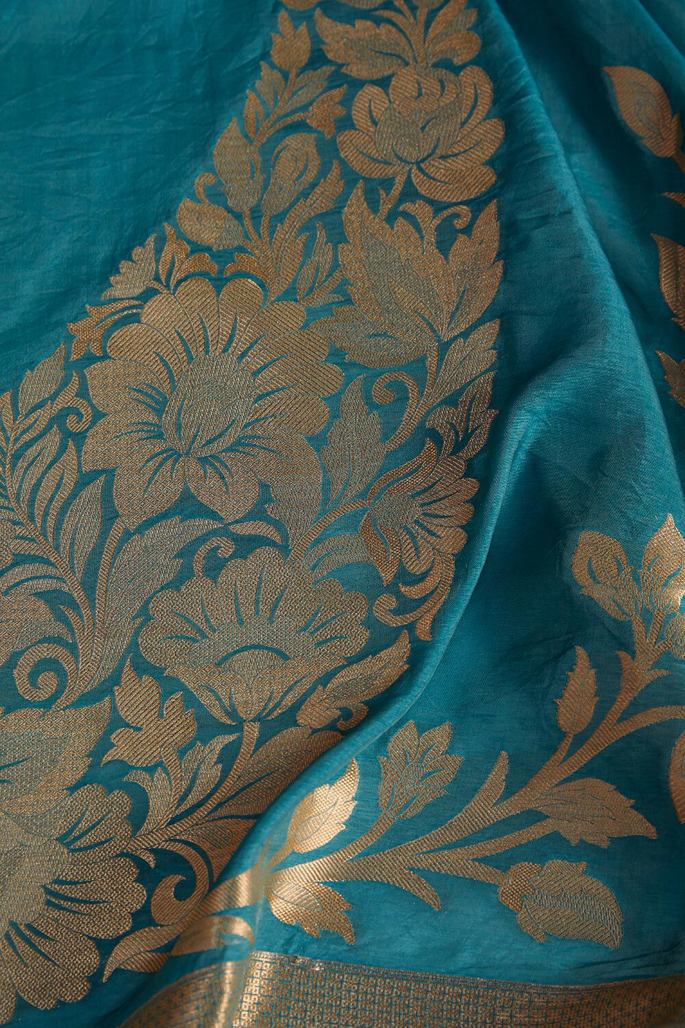 Blue Woven Luxe Saree image number null