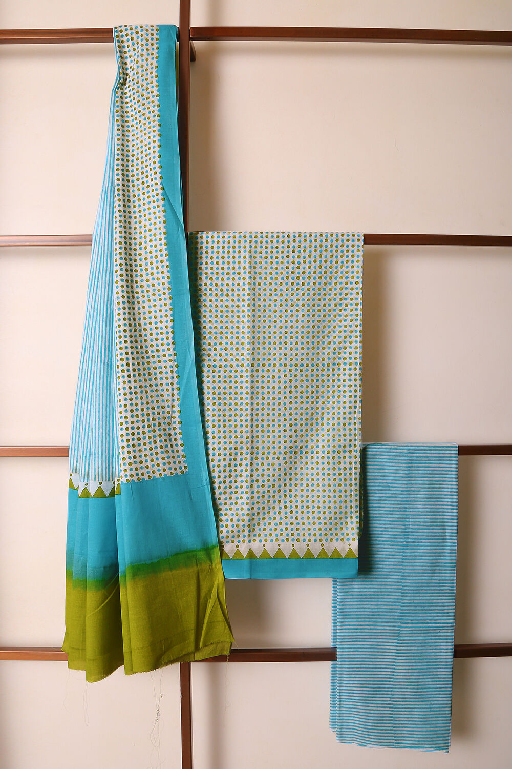 White Printed Pure Cotton Suit Set image number null