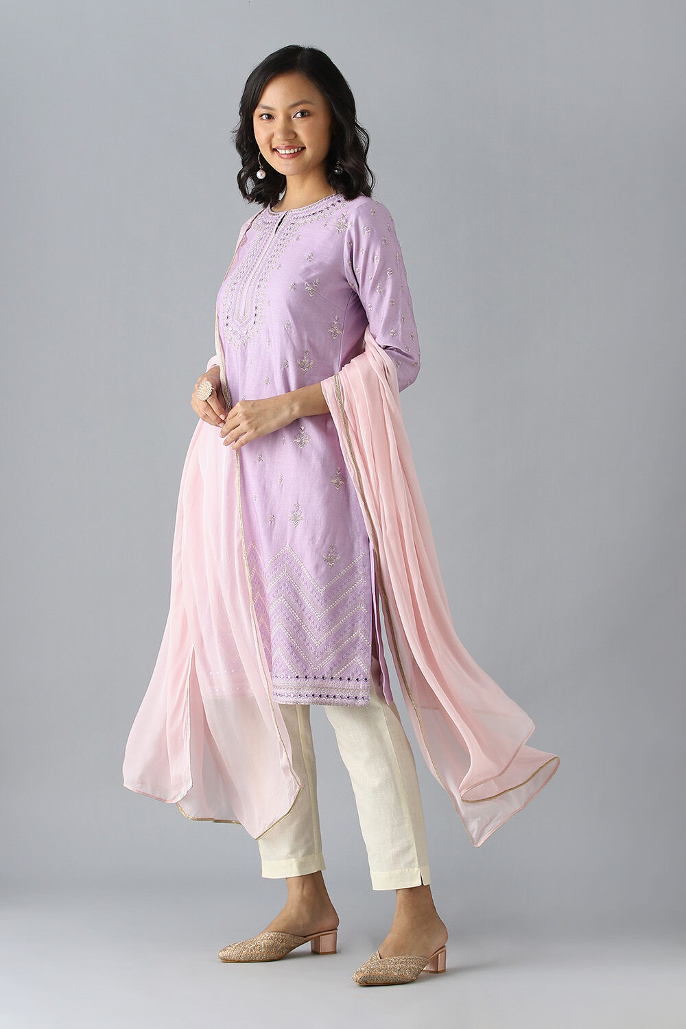 Light Violet Silk Cotton Embroidered Kurta Set image number null