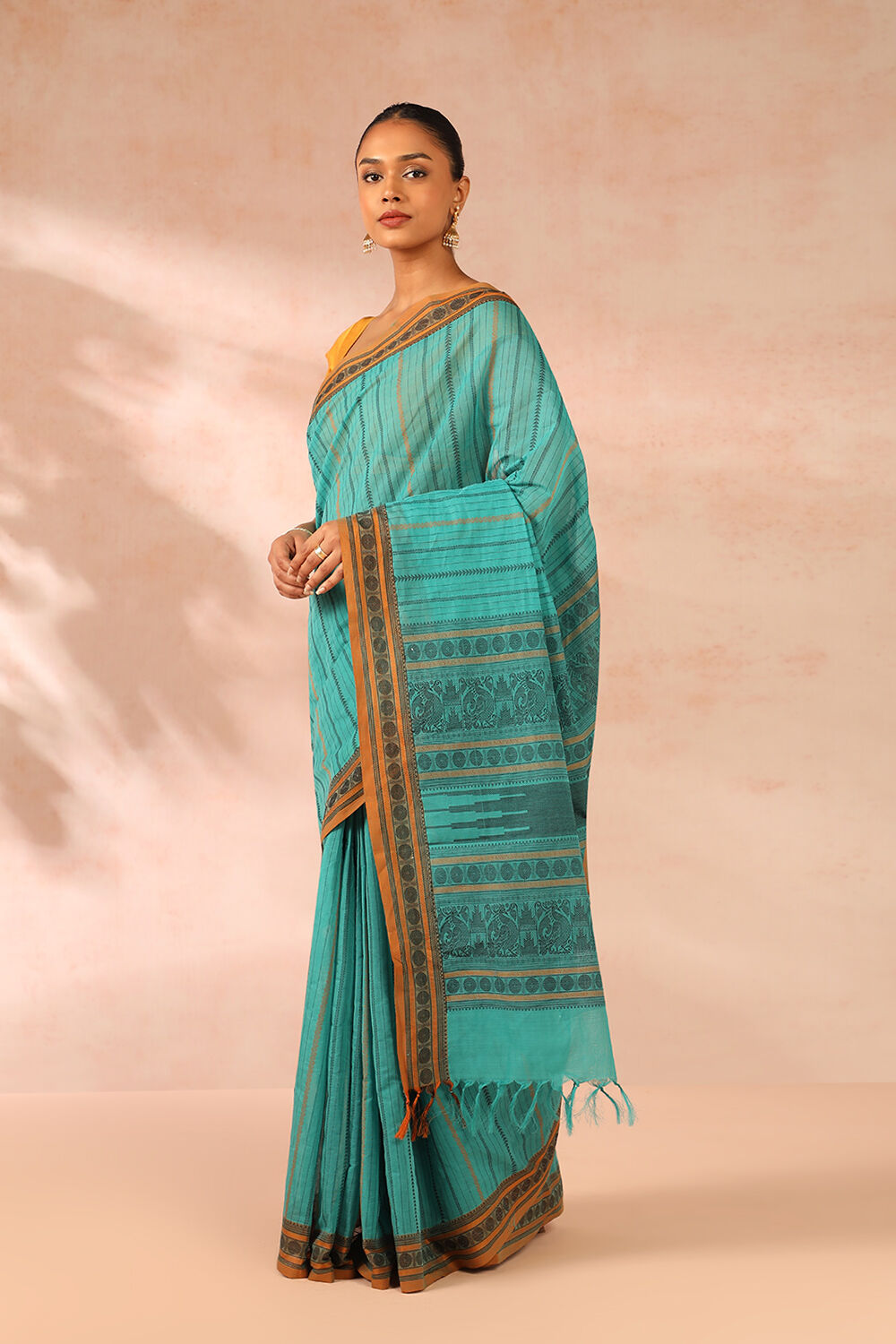 Blue Woven Pure Cotton Saree image number null