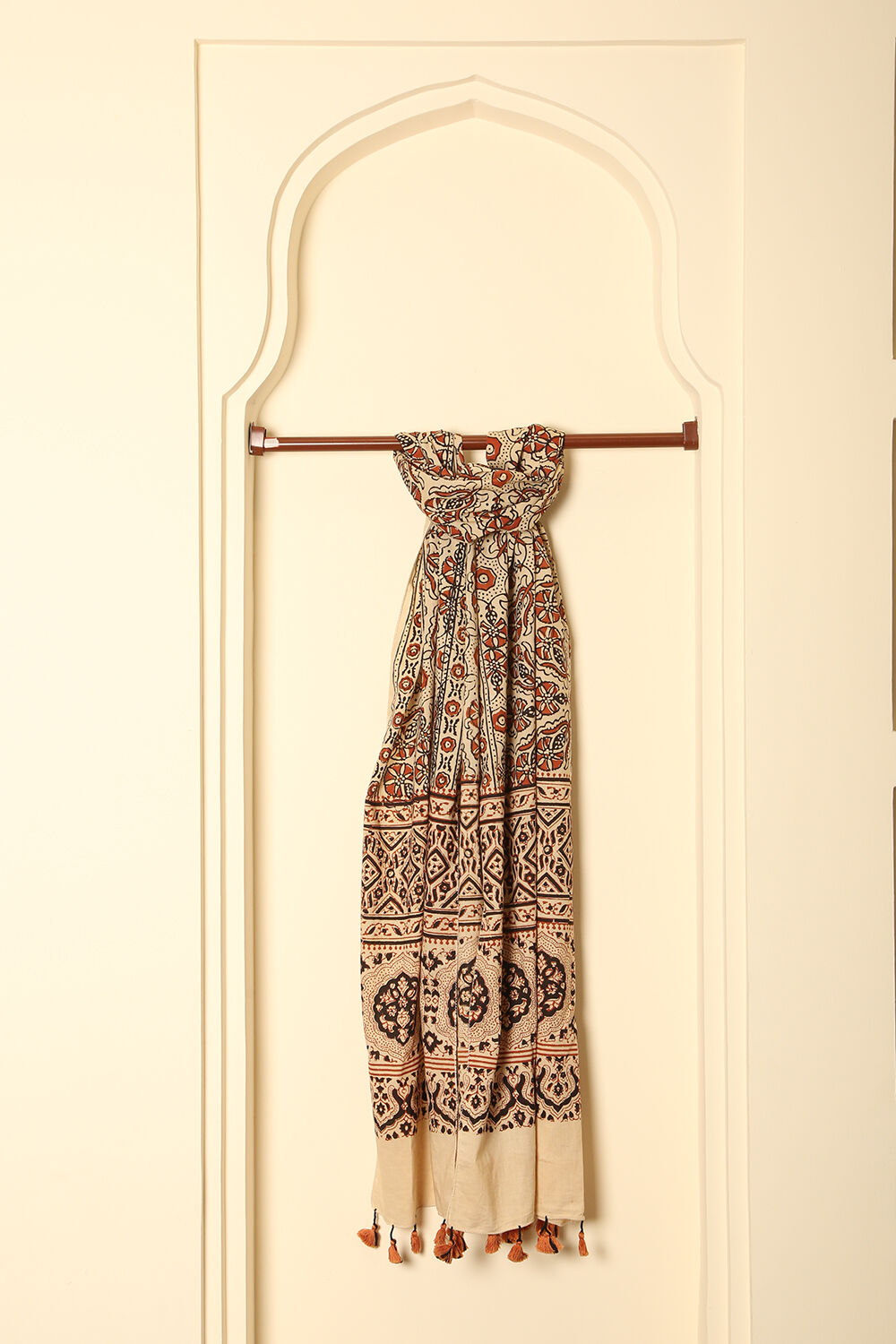 Off White Pure Cotton Ajrakh Stole image number null