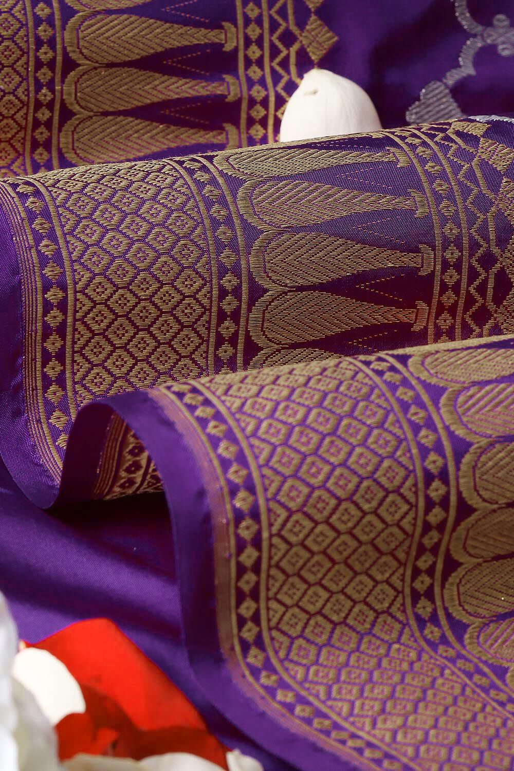 Deep Purple Pure Silk Kadwa Banarasi Saree image number null