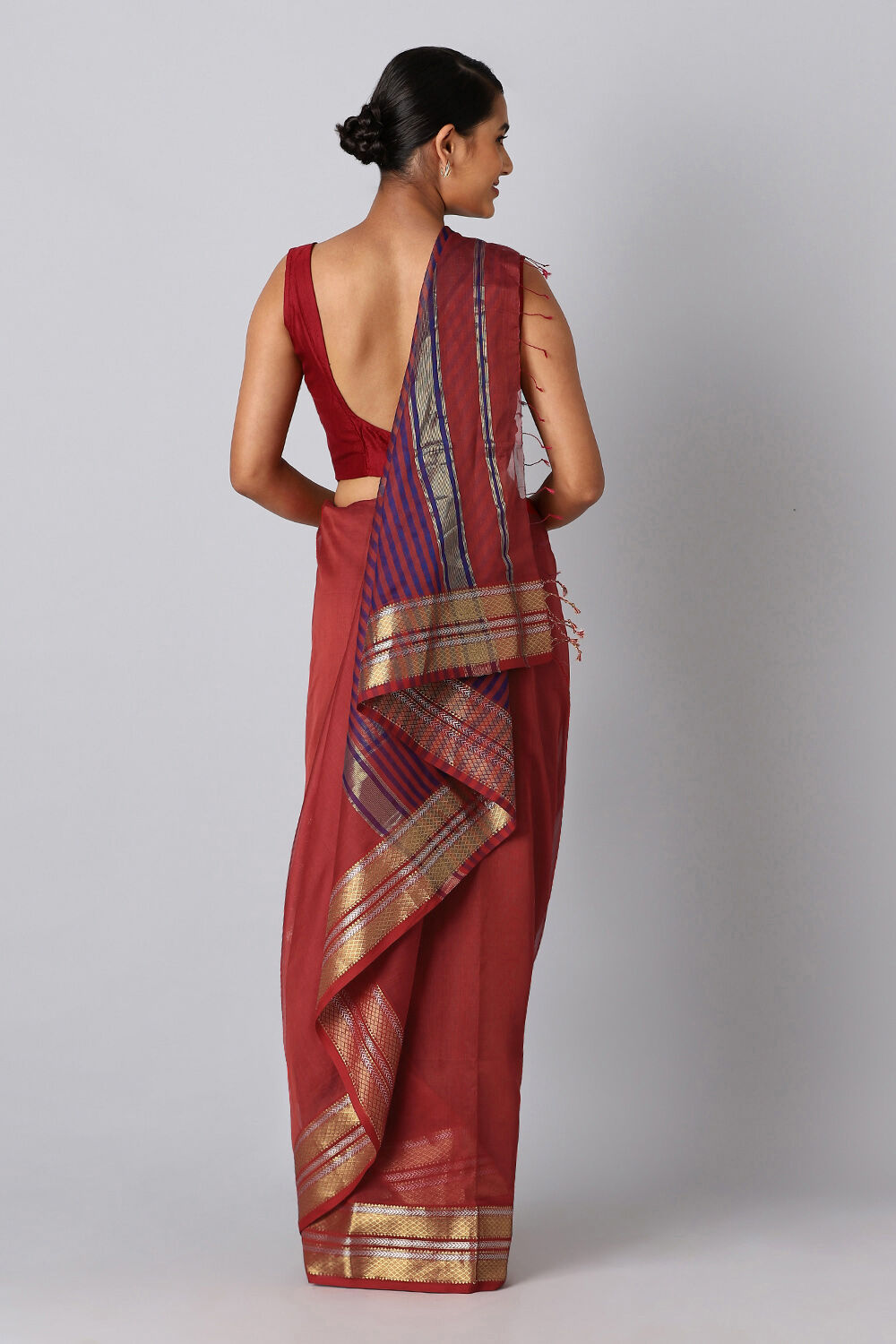 Dark Red Pure Silk Cotton Maheswari Saree image number null