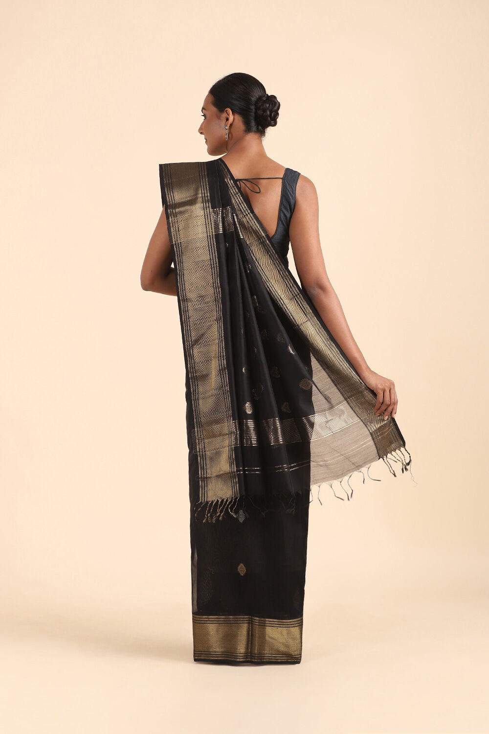 Black Pure Silk Cotton Maheswari Saree image number null