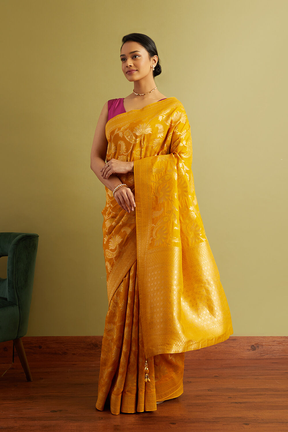 Yellow Woven Viscose Luxe Saree image number null