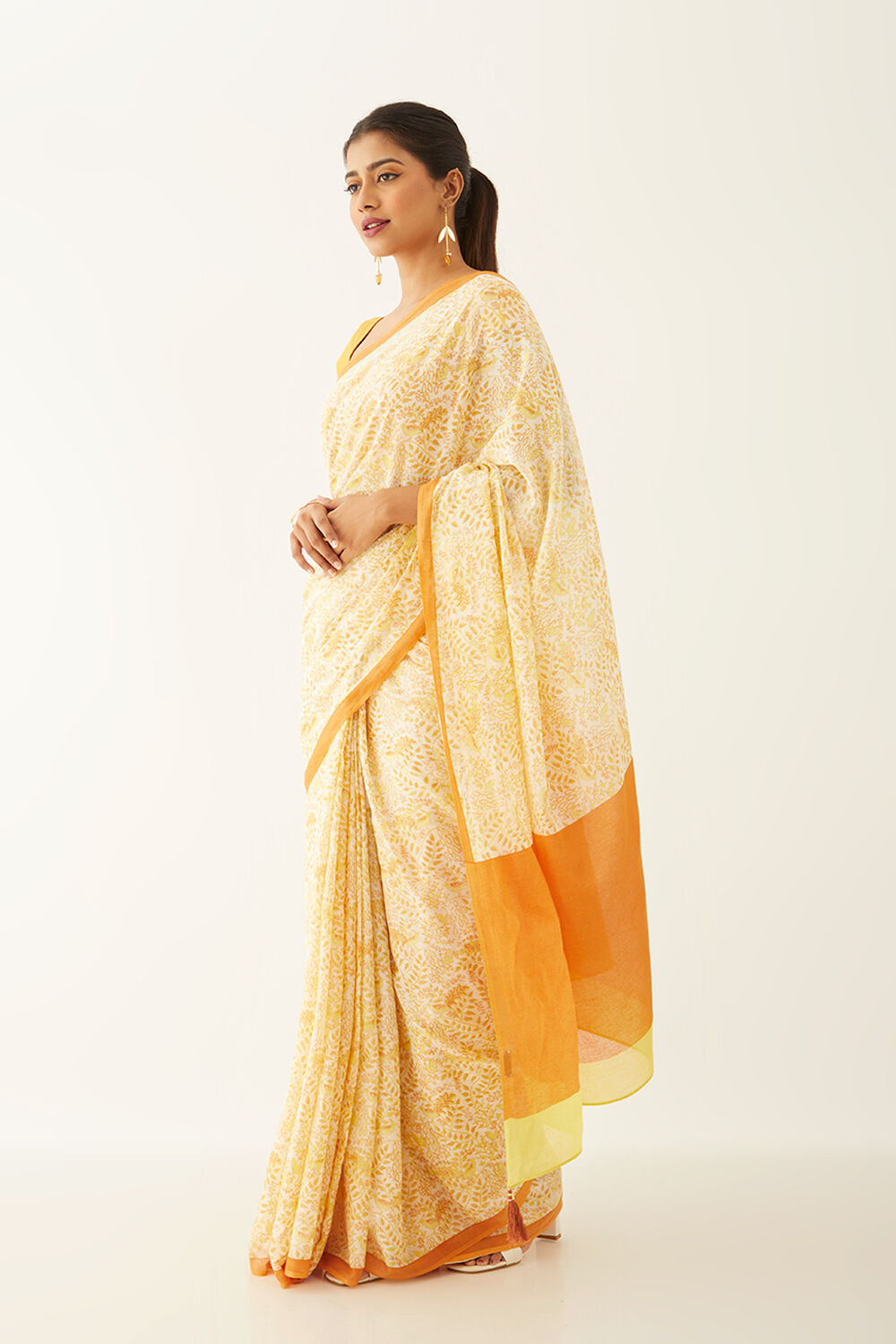 Off White Pure Cotton Mulmul Printed Saree image number null