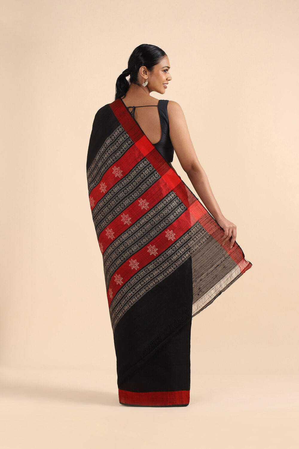 Black Pure Silk Woven Saree image number null