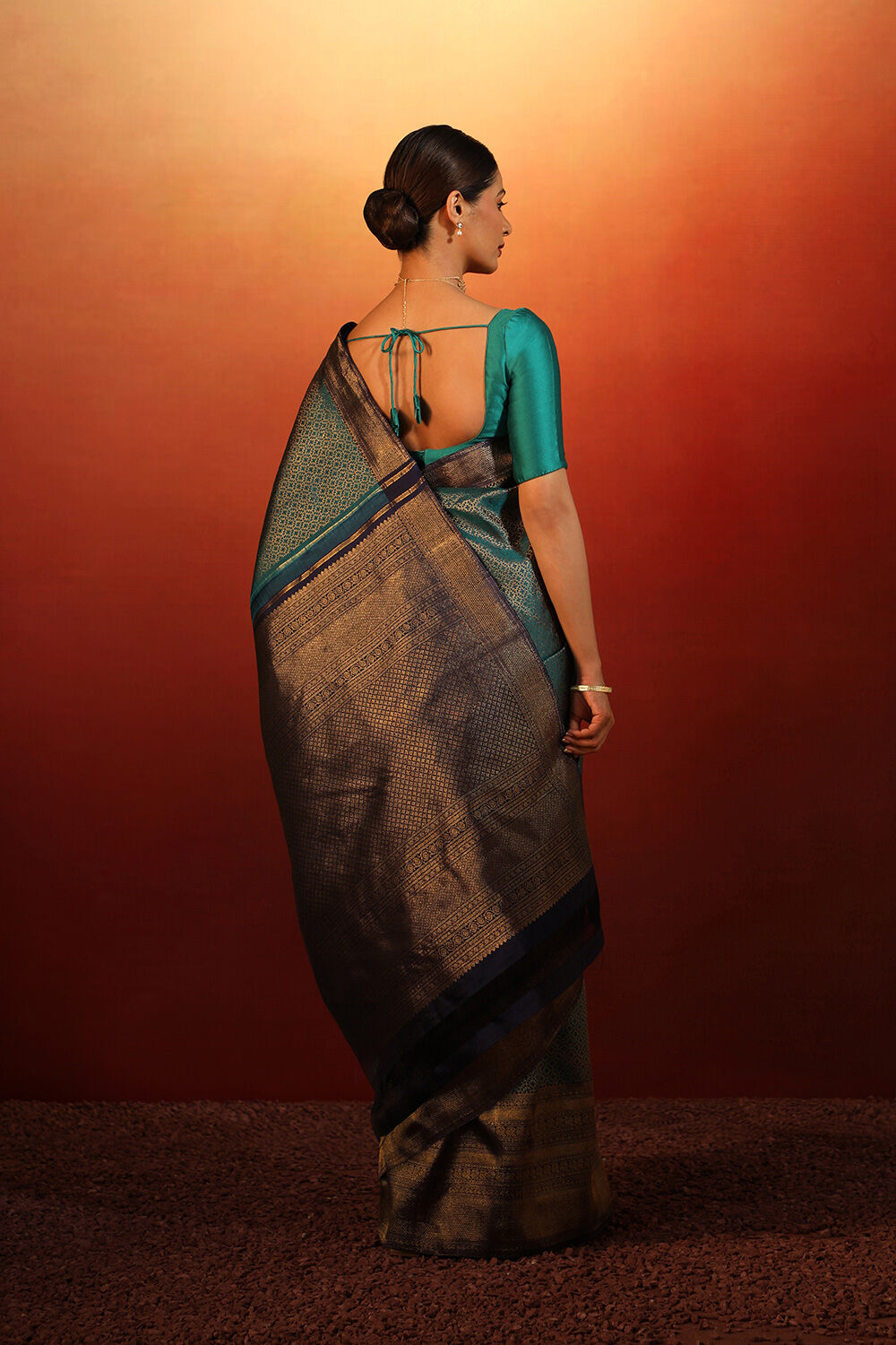 Green Woven Pure Silk Kanjivaram Saree image number null