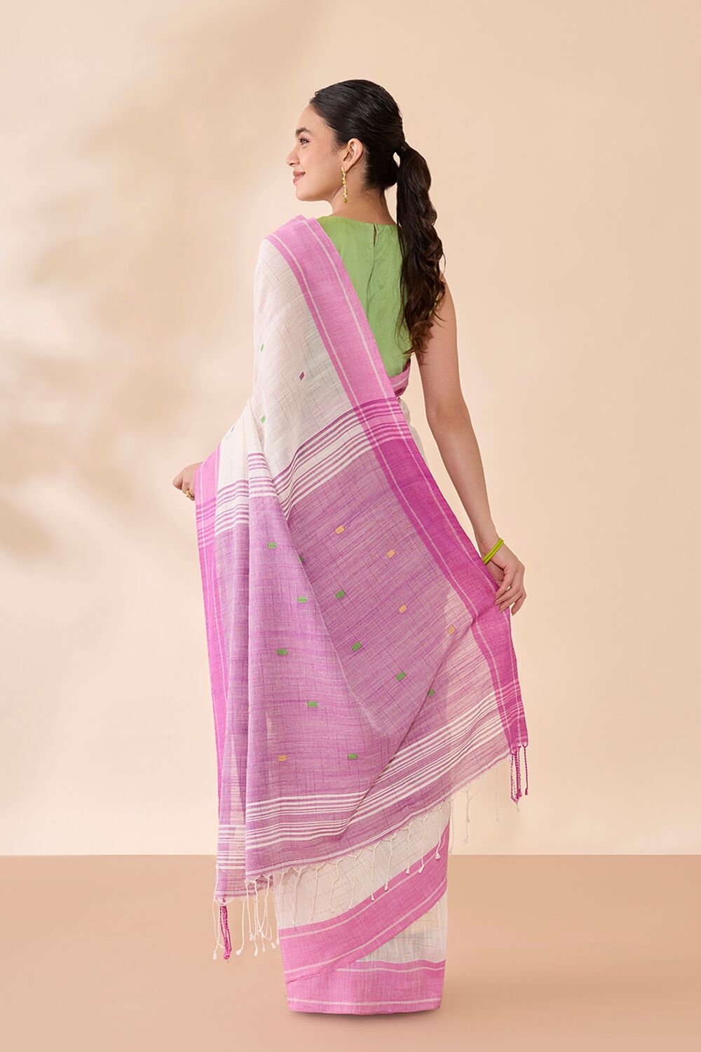 Off White Bengal Pure Cotton Jamdani Saree image number null