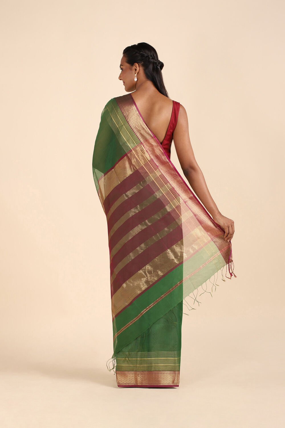 Dark Green Pure Silk Cotton Maheswari Saree image number null