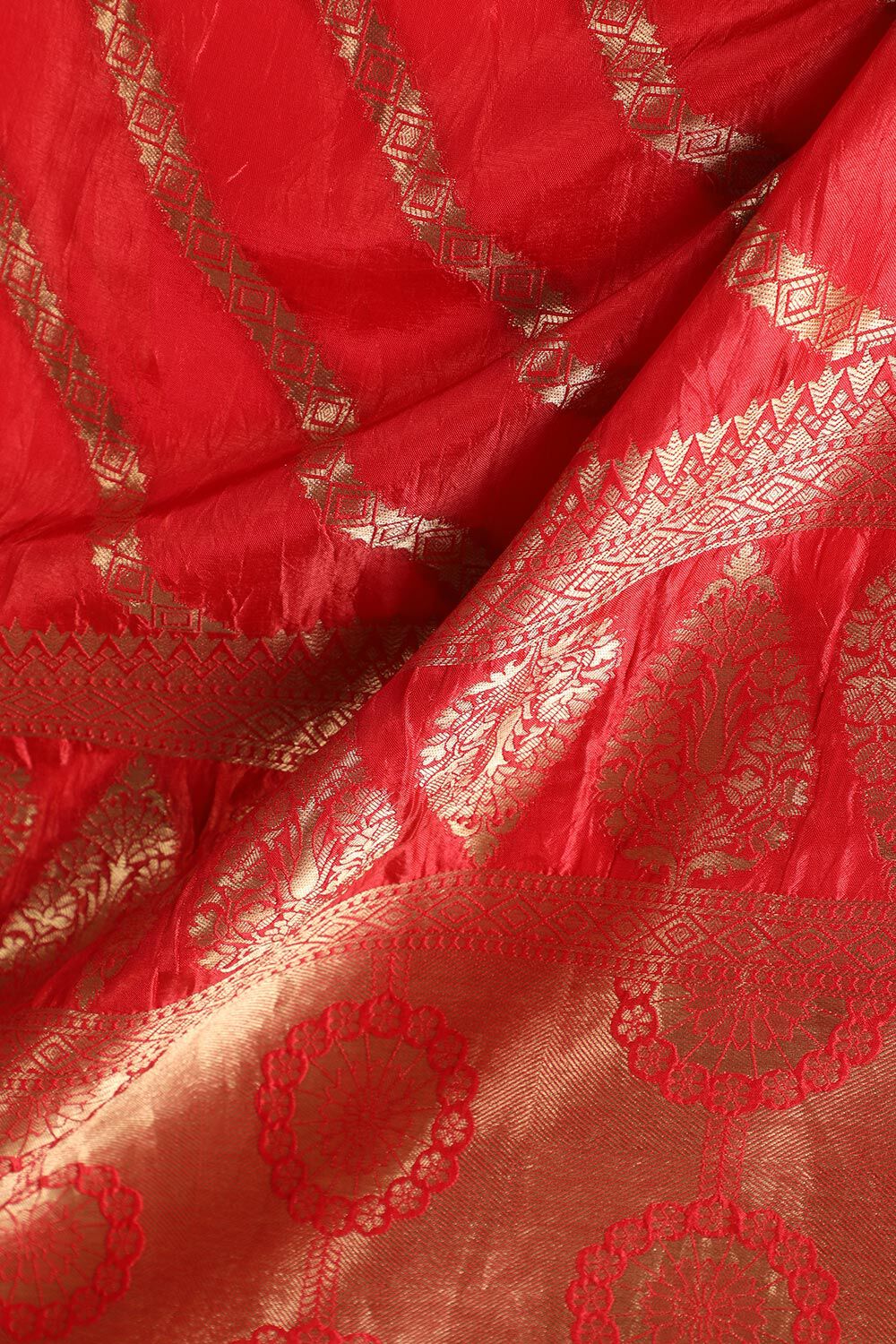 Red Viscose Luxe Woven Banaras Inspired Design Saree image number null
