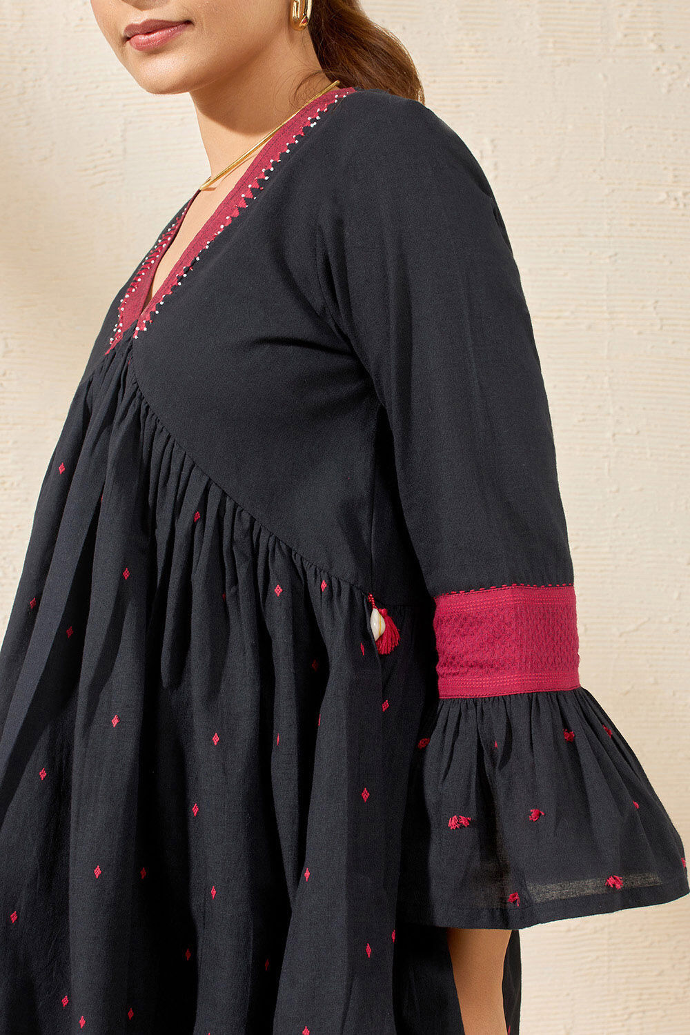 Black Pure Cotton Woven Short Top image number null