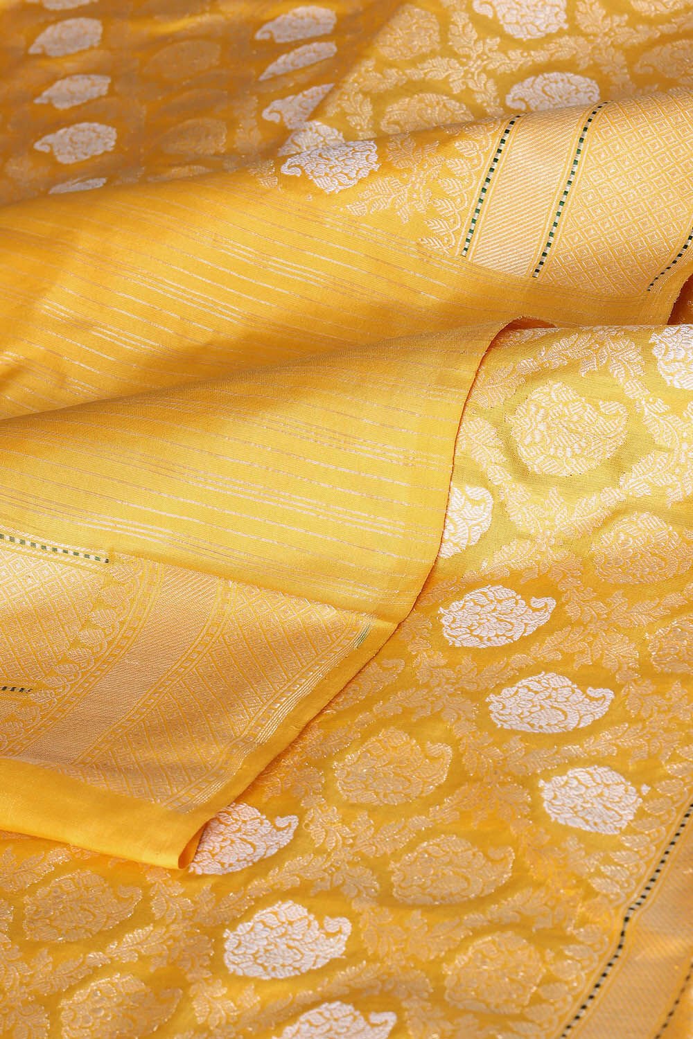 Yellow Pure Silk Kadwa Banarasi Saree image number null