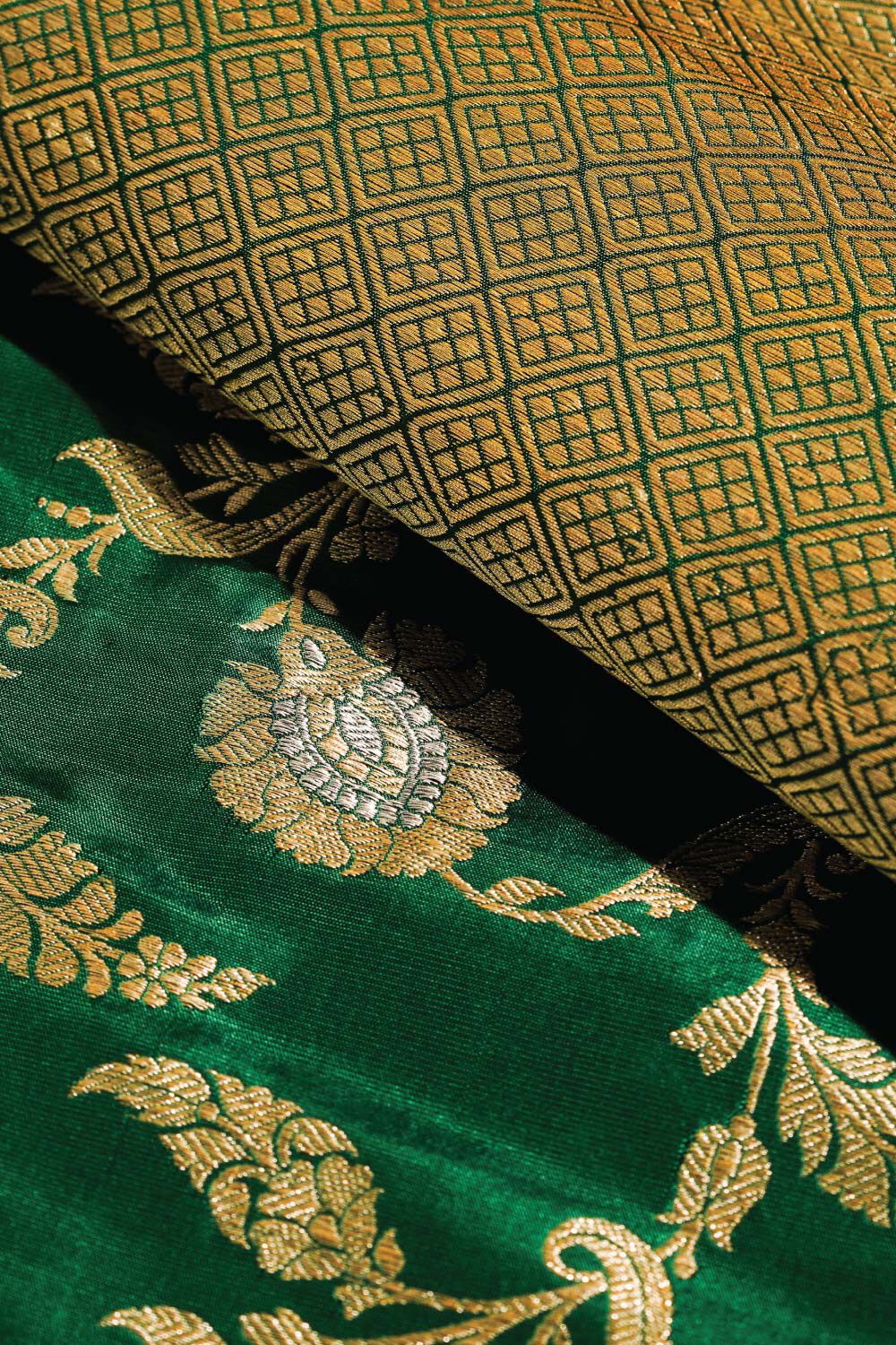 Dark Green Pure Silk Kadwa Banarasi Saree image number null