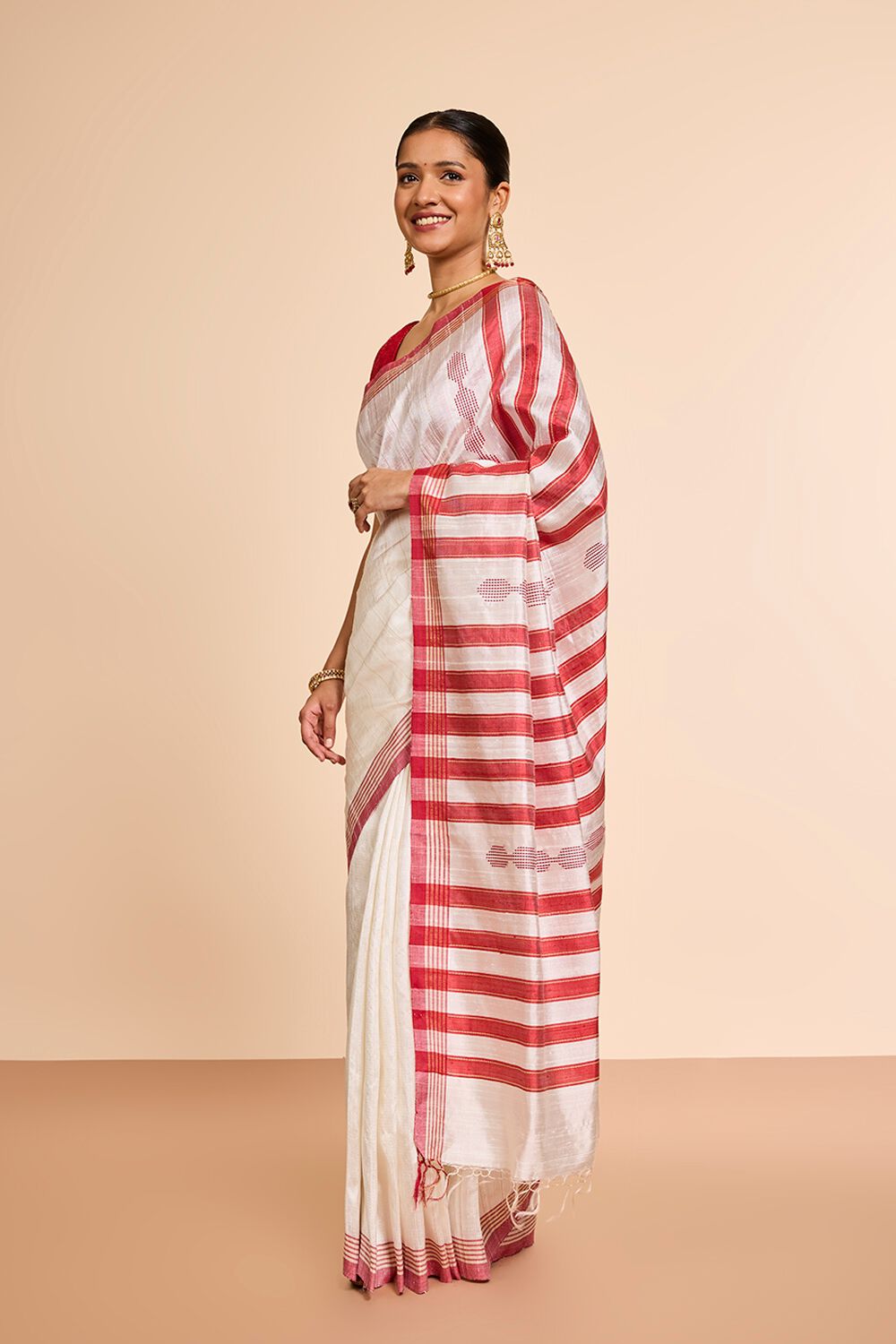 Off White Bhagalpur Woven Pure Tussar Silk Saree image number null