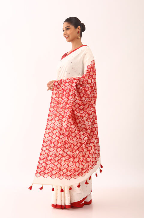 Off White Screen Printed Pure Cotton Saree