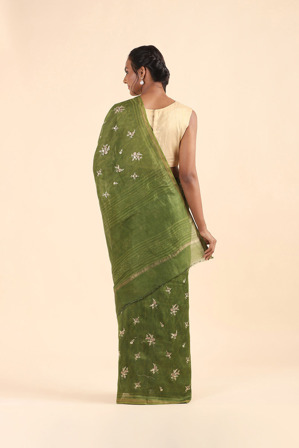 Green Pure Silk Cotton Embroidered Saree image number null