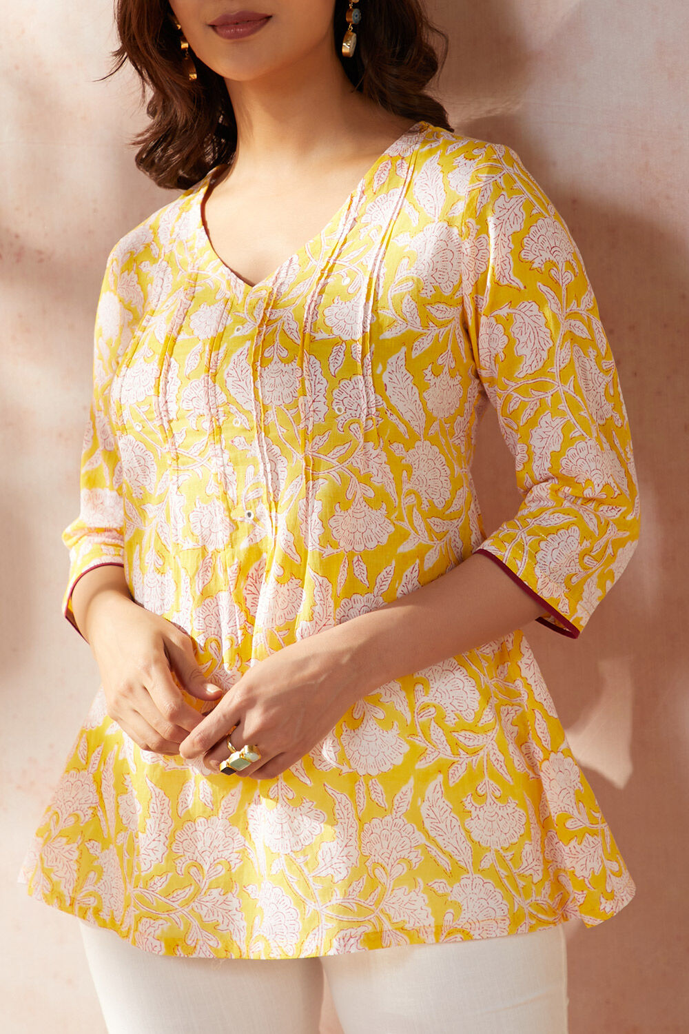 Yellow Pure Cotton Sanganeri Short Top image number null