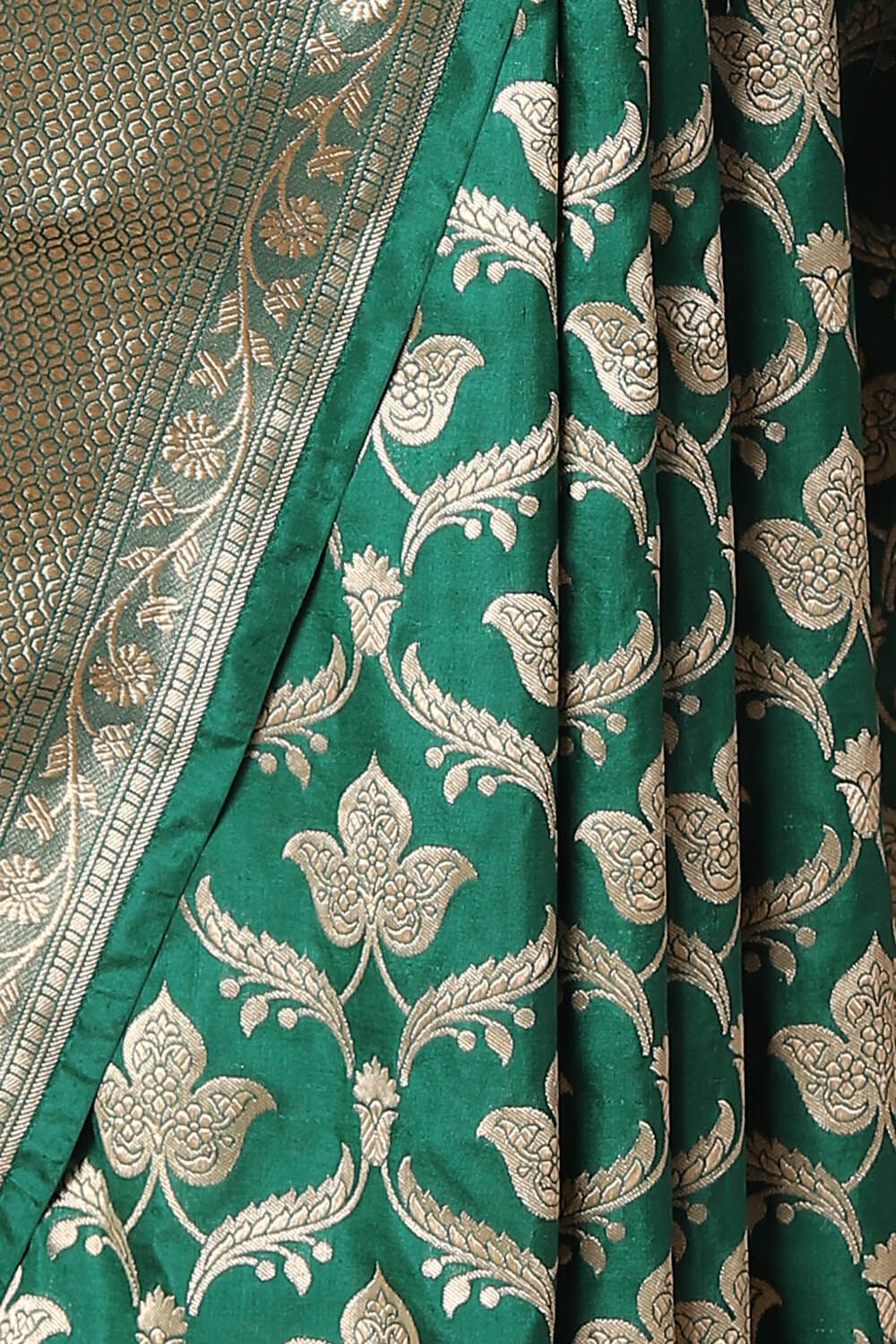 Dark Green Pure Silk Banarasi Saree image number null