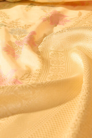 Off White Pure Viscose Woven Saree thumbnail image number null