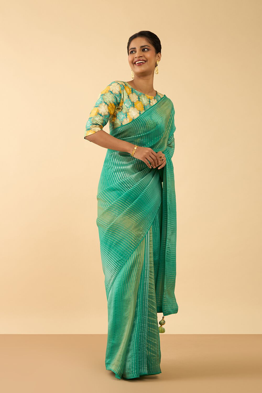Women's Viscose Silk Green Woven Design Designer Saree With Blouse Piece