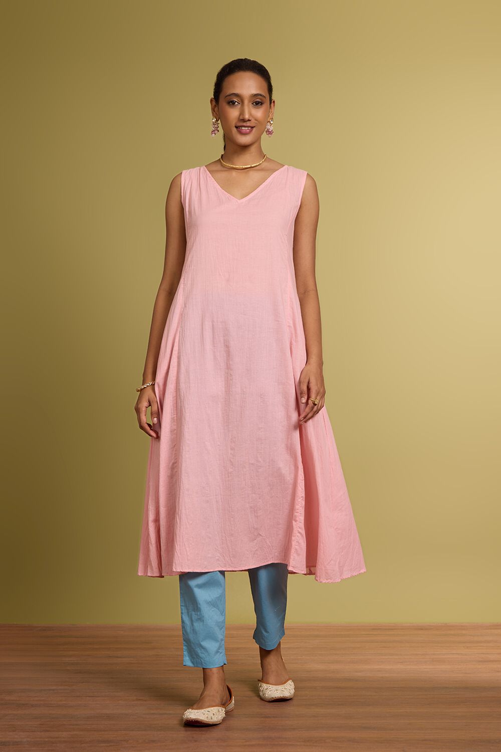 Light Pink Pure Silk Cotton Embroidered Kurta with Slip image number null