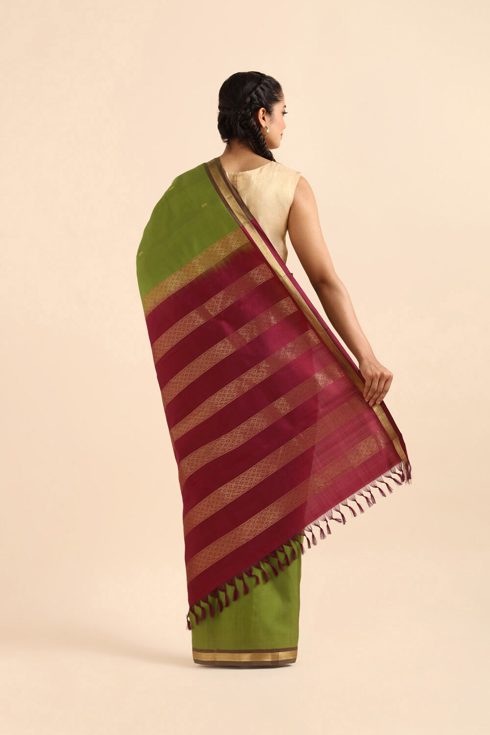 Dark Green Pure Silk Kanjivaram Saree image number null