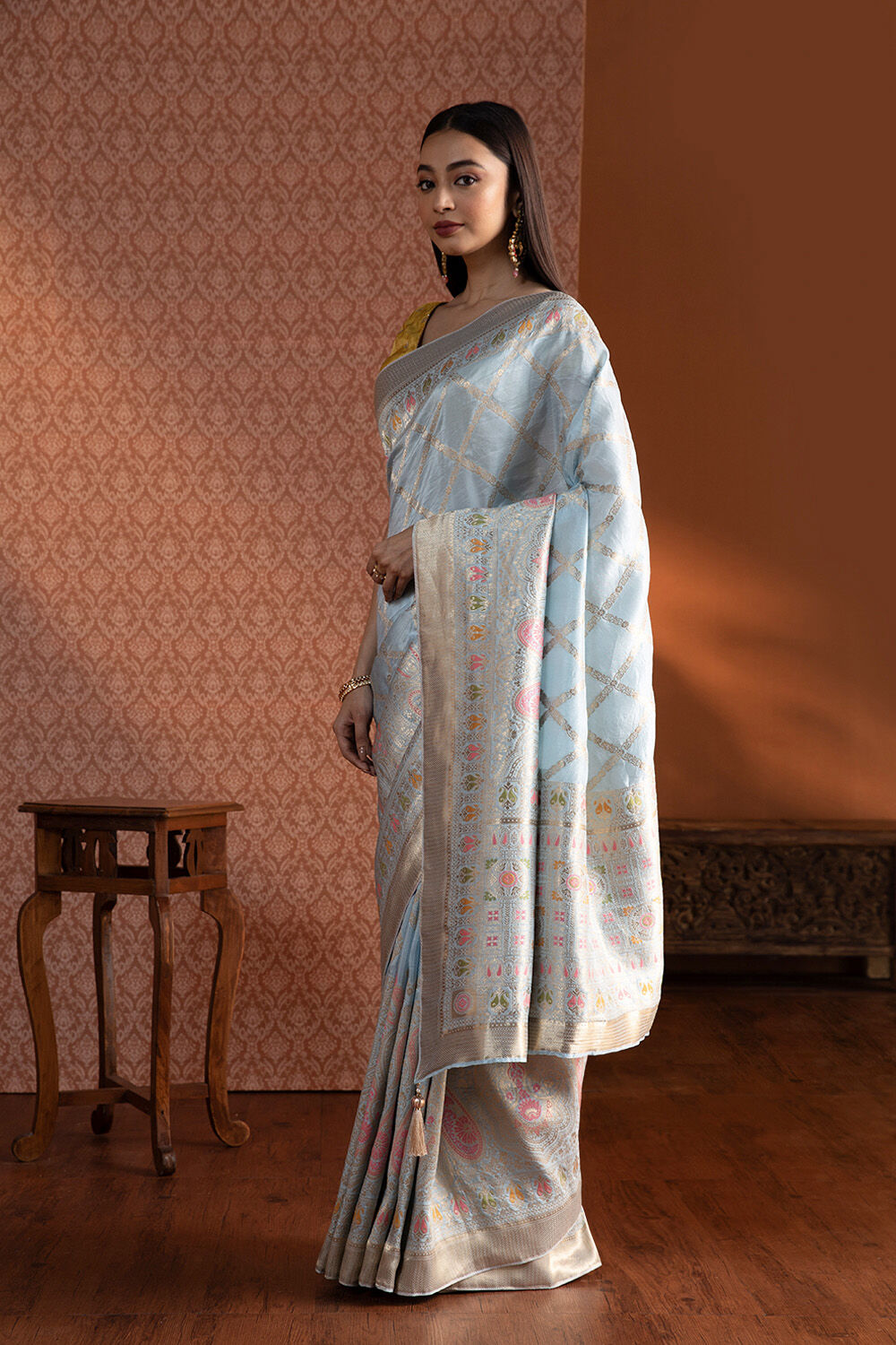 Blue Woven Luxe Saree image number null