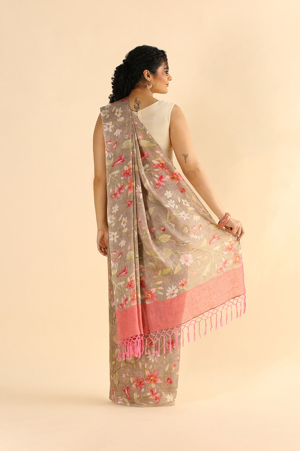Grey Pure Linen Digital Printed Saree image number null