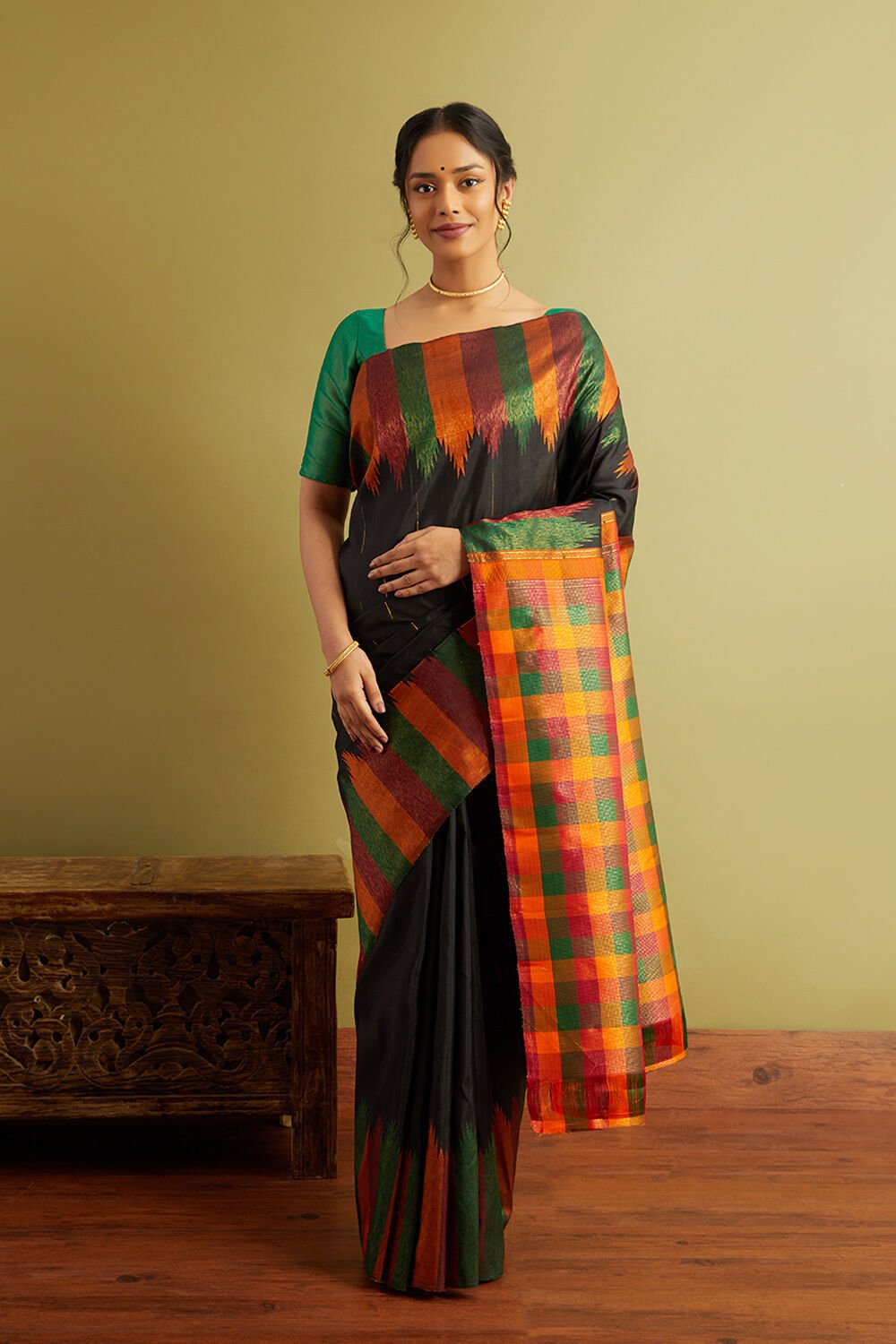 Black Woven Pure Silk Kanjivaram Saree image number null