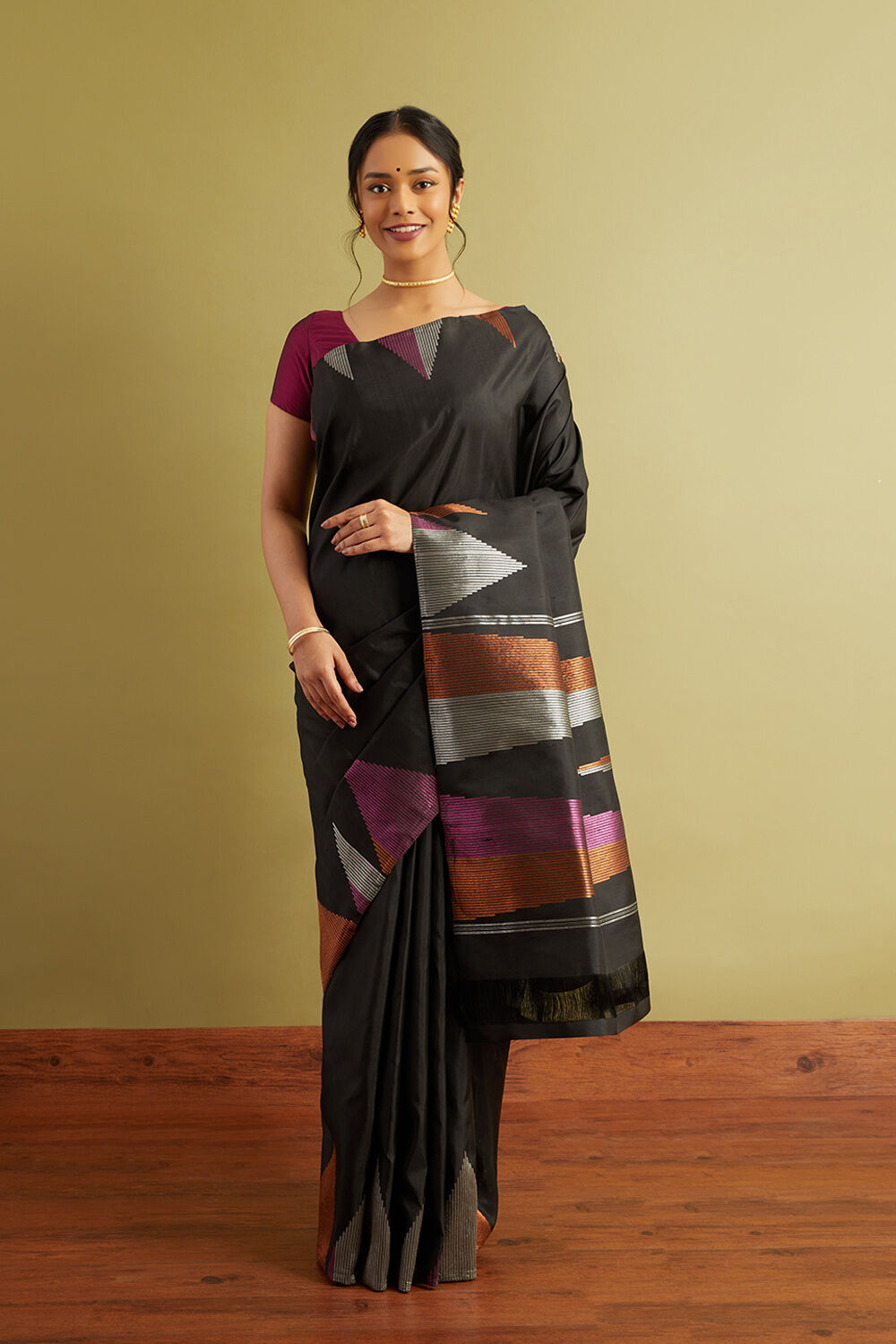 Black Woven Pure Silk Kanjivaram Saree image number null