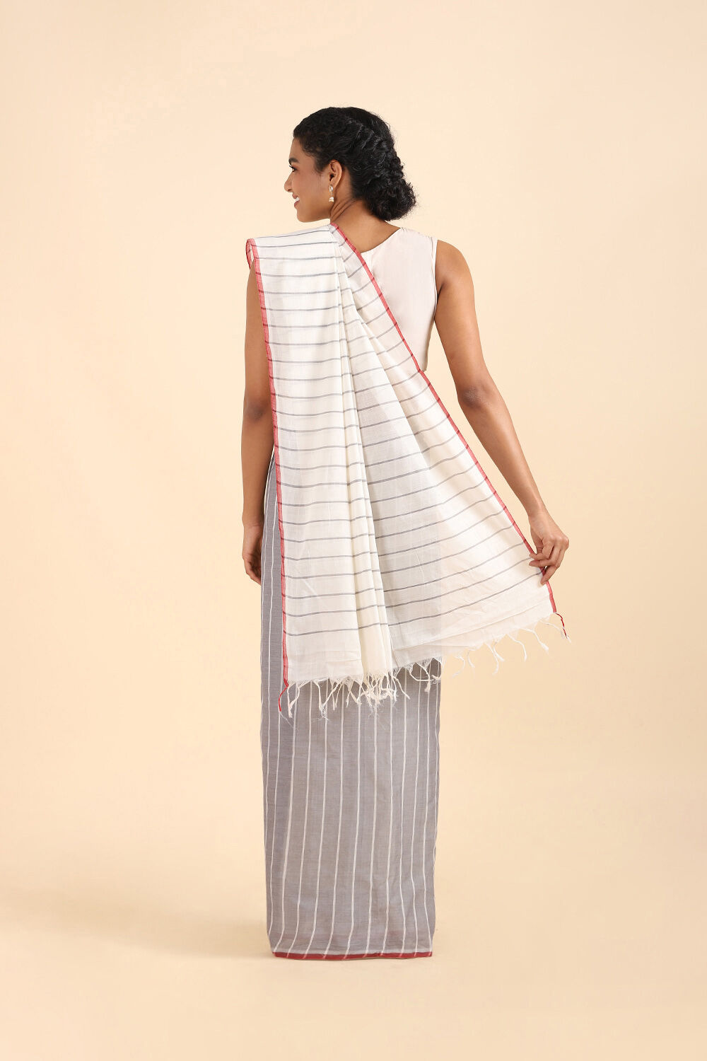Off Pure White Cotton South Saree image number null