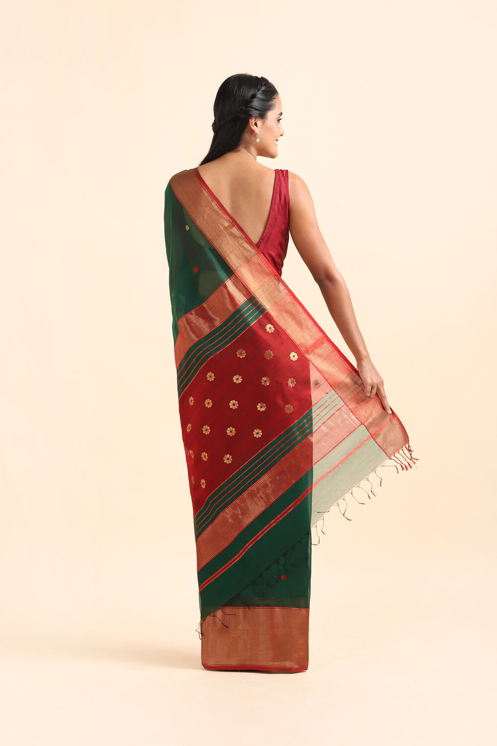 Dark Green Pure Silk Cotton Maheswari Saree image number null