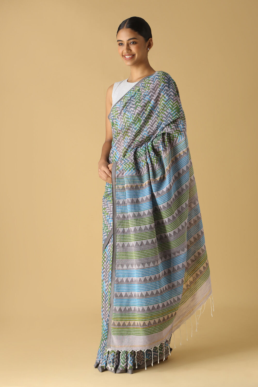 Grey Pure Cotton Printed Saree image number null