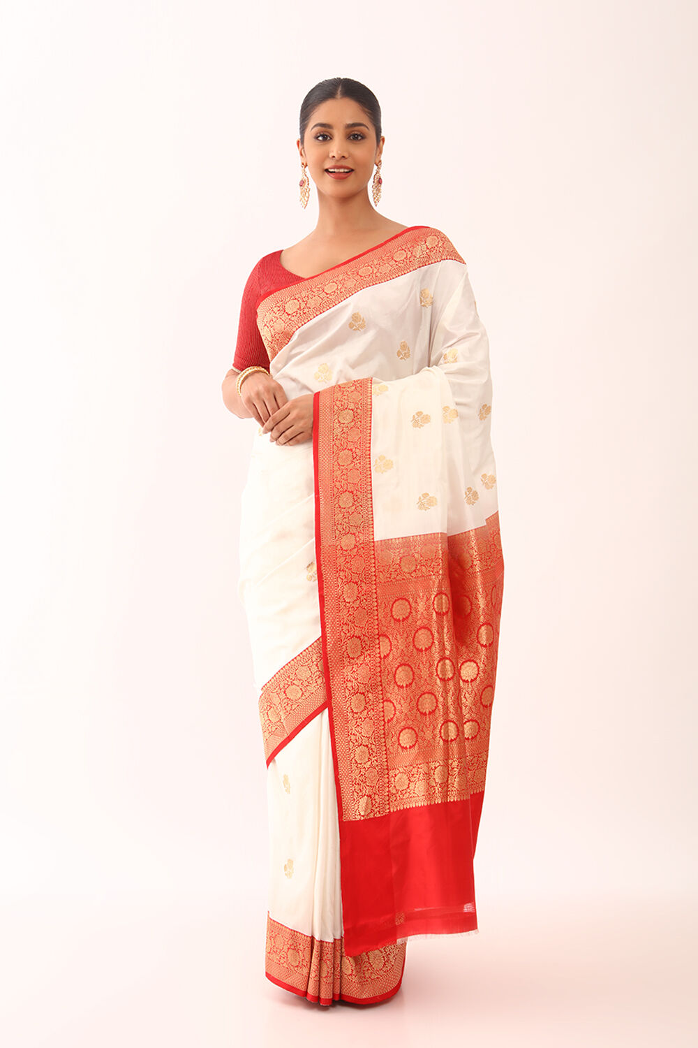 Off-White Pure Silk Kadwa Banarasi Saree image number null