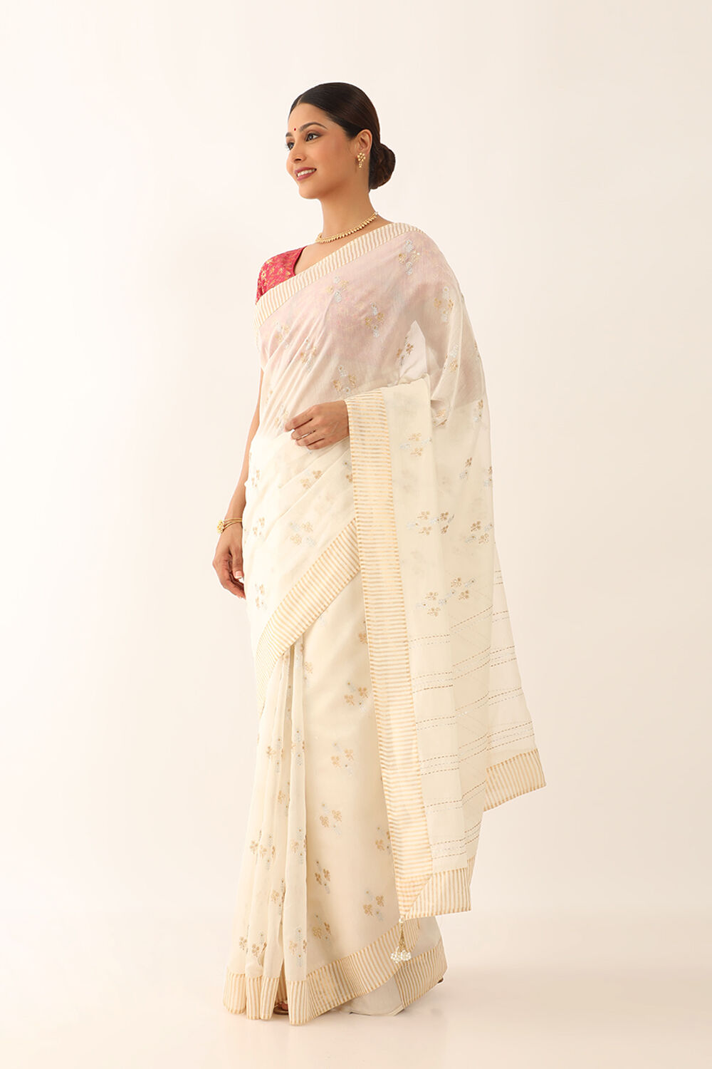 Off White Silk Cotton Embroidery Saree image number null