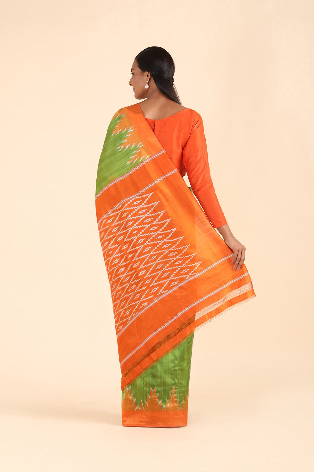 Green Pure Silk Pochampalli Ikat Saree image number null