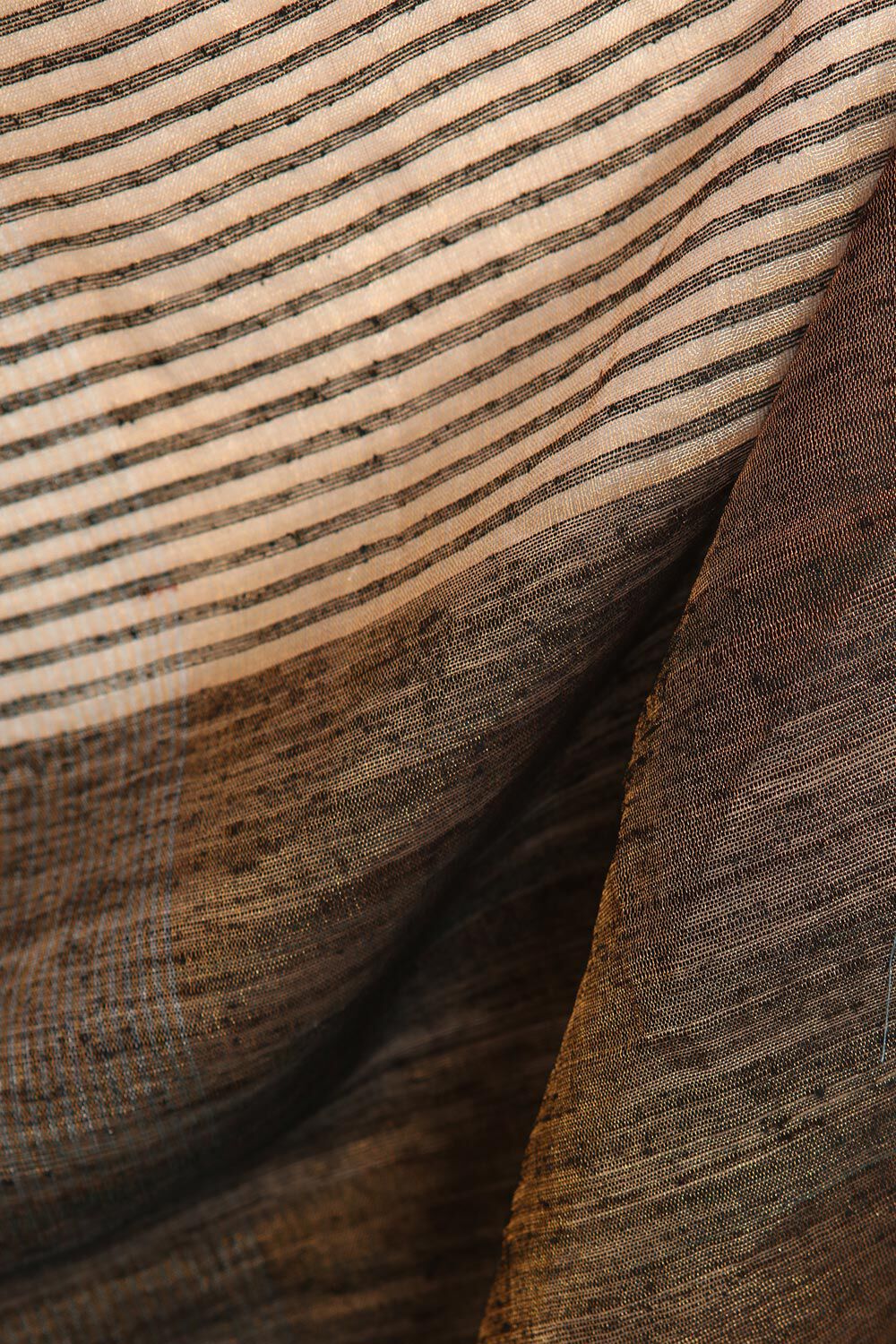 Grey Woven Pure Tissue Vanya Bengali Saree image number null