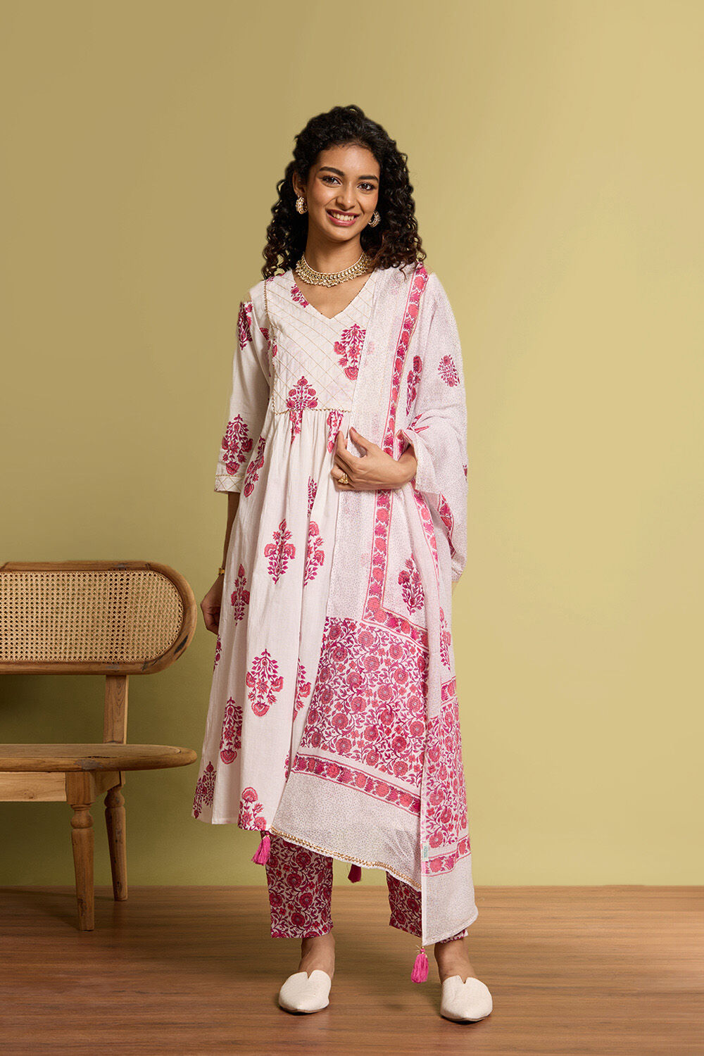 Off White Screen Printed Pure Cotton Kurta Set image number null