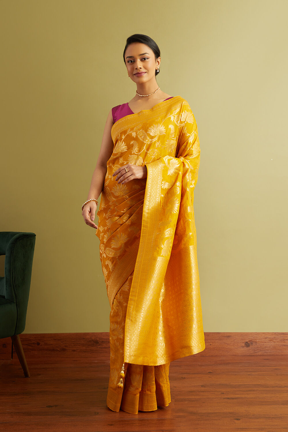 Yellow Woven Viscose Luxe Saree image number null