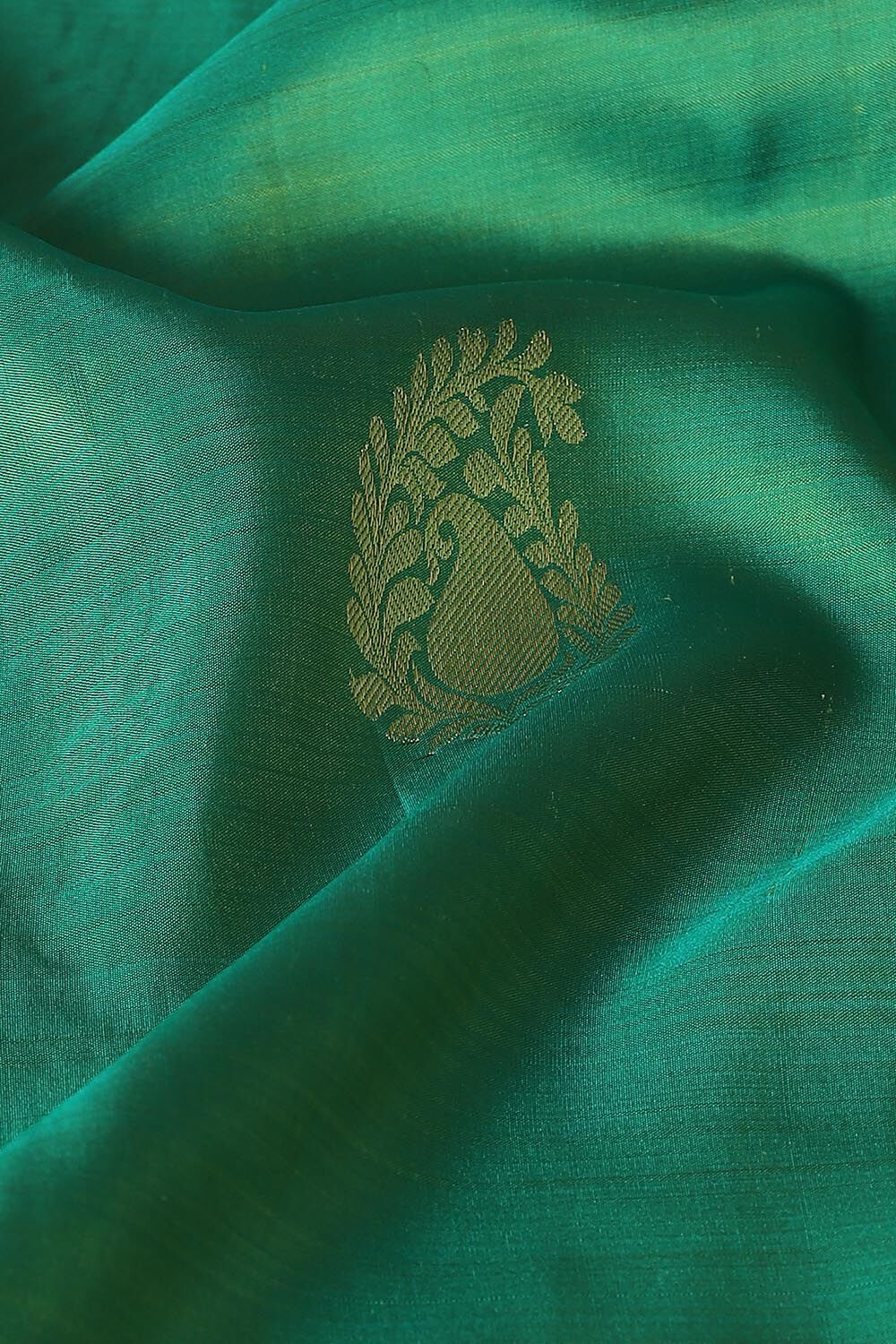 Green Pure Silk Kanjivaram Saree image number null