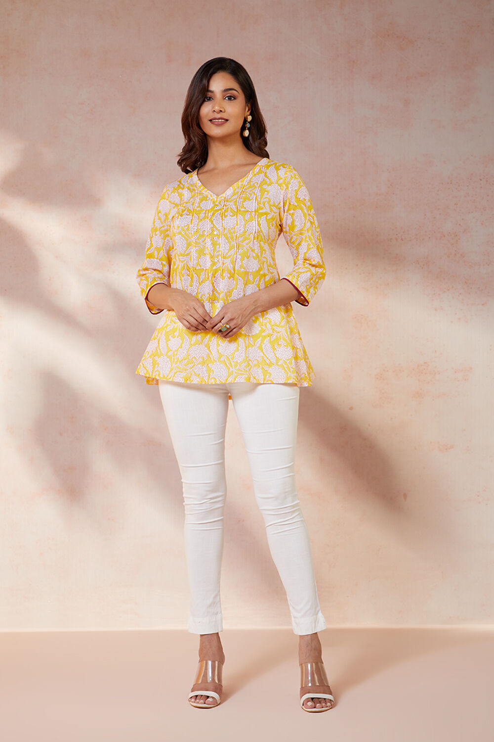 Yellow Pure Cotton Sanganeri Short Top image number null
