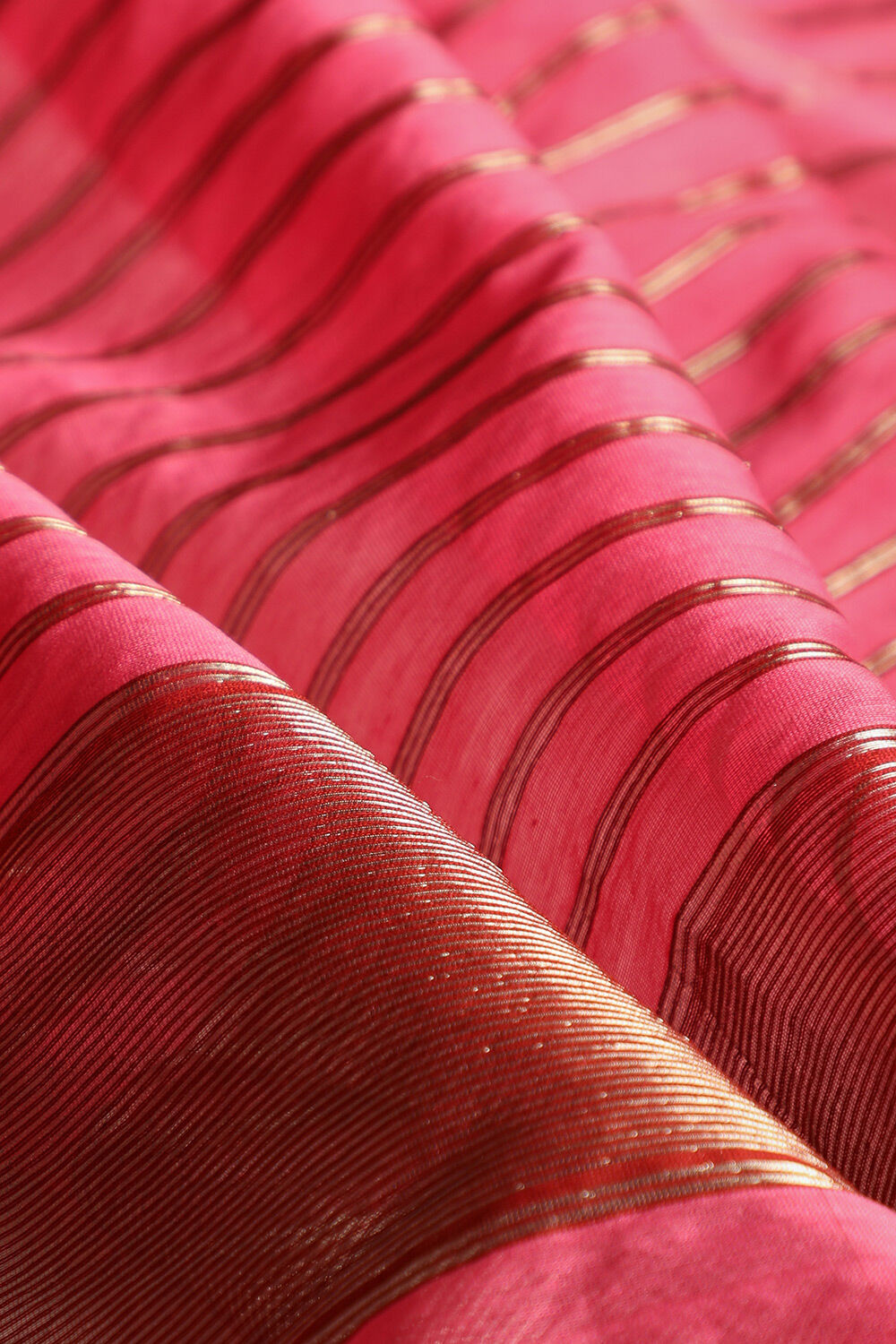 Pink Woven Pure Silk Cotton Maheswari Saree image number null
