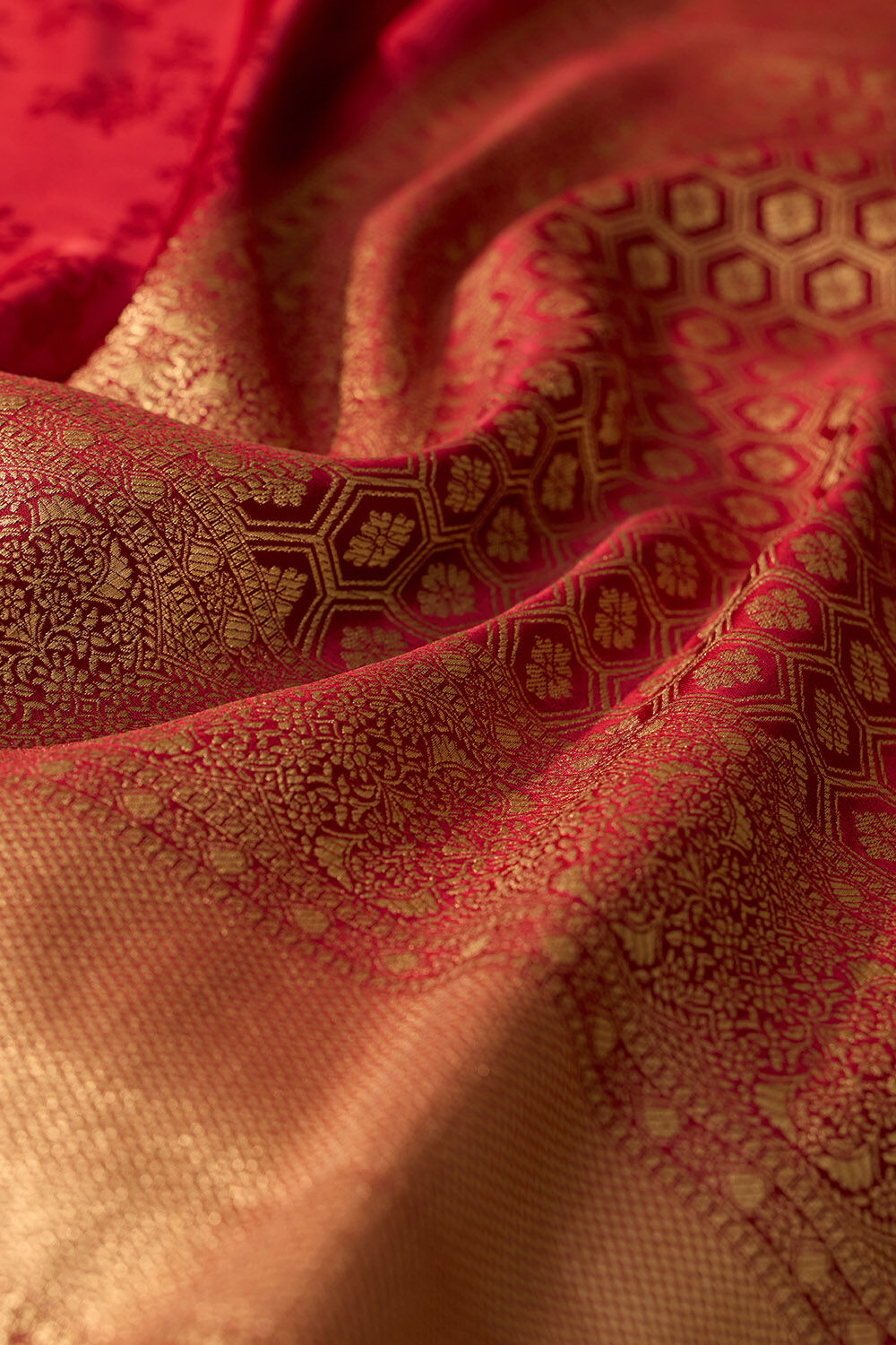 Red Viscose Satin Woven Saree image number null